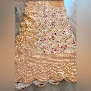 Amazing Vintage Nordstrom Floral Cotton & Satin Scalloped Queen Quilt Bedspread